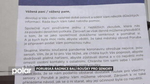 Senioři v Ostravě-Porubě dostávají do schránek roušky. Roznáší je i vedení radnice