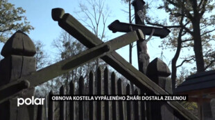 Obnova žháři vypáleného dřevěného kostela dostala konečně zelenou. Stavět se začne snad už v červnu