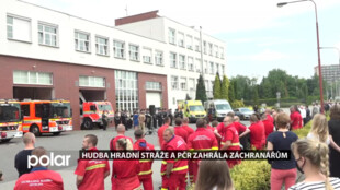 Hudba Hradní stráže a Policie ČR poděkovala záchranářům v Ostravě. Nad koronavirem ale prý ještě vyhráno není