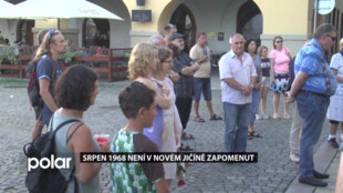 Srpen 1968 není v Novém Jičíně zapomenut, na náměstí zněl Kryl a hořely svíčky