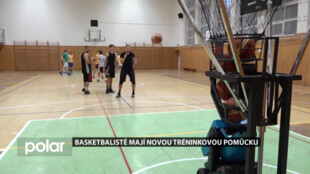 Basketbalisté TJ Sokol Karviná mají novou tréninkovou pomůcku, podávací střelecký stroj