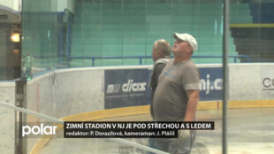 Zimní stadion v Novém Jičíně  je pod střechou a s připraveným ledem