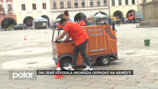 Dni Země vévodila hromada odpadků na náměstí. Inspirovala ke třídění