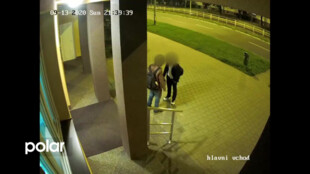 VIDEO: Loupil z hladu a policistům řekl, že všeho lituje. Kriminalisté objasnili dvě loupeže v Ostravě-Porubě.