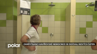 Zaměstnancům nemocnice bude začínat pracovní den více pozitivně. Dočkali se nových šaten