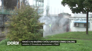 Novojičínský bazén simuloval únik chloru. Hasiči vyrazili na cvičný zásah