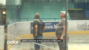 Zimní stadion je pod novou střechou, práce o měsíc prodloužil déšť