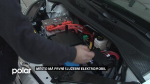 Město má první služební elektromobil, vedle něj přibude i vůz na CNG