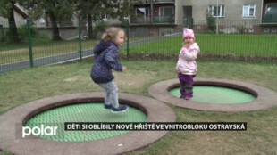 Největší radost dělají dětem trampolíny. Novinka, kterou ve Frýdku-Místku dostalo poprvé nově postavené dětské hřiště