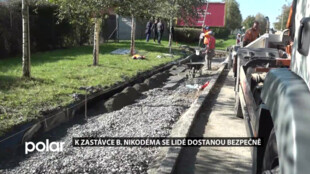Nový chodník zajistí bezpečný přechod k zastávce B. Nikodéma v Ostravě-Porubě. Lidé na něj čekali roky