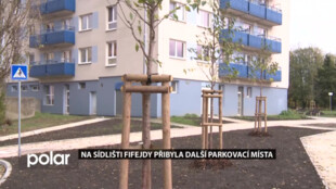 V Ostravě skončila další etapa revitalizace sídliště Fifejdy. Nabízí nová parkovací místa i chodníky