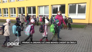Prvňáci a druháci z Rychvaldu už zase mohou po nucené pauze chodit do své školy