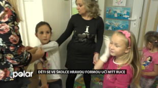 Děti se ve školce hravou formou učí mýt ruce, důraz je kladen také na dentální hygienu