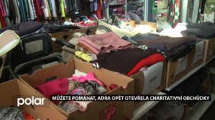 Můžete pomáhat, ADRA opět otevřela charitativní obchůdky i sběrné kontejnery, týdně se vyberou až 3 tuny oblečení