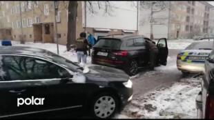 Policejní manévry v Havířově! Zásahovka vtrhla do bytu, kde měl být nebezpečný a ozbrojený muž