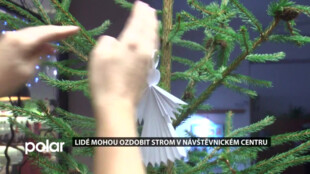 Lidé mohou ozdobit strom v Návštěvnickém centru