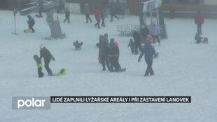 Lyžařské vleky a lanovky stojí, areály přesto praskají ve švech