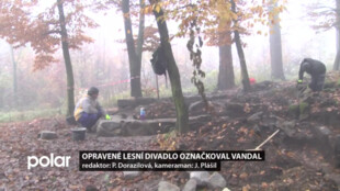 Opravené lesní divadlo v Novém Jičíně označkoval vandal