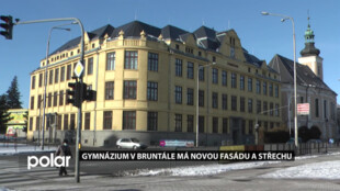 Bruntálské gymnázium má nový kabát, prošlo rekonstrukcí fasády a střechy