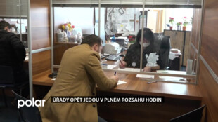 Úřady opět jedou v plném rozsahu hodin, mají ale obavy z možného šíření nákazy