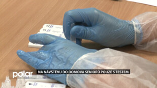 Návštěvy v domovech pro seniory jsou možné, musíte mít ale test. Ve Frýdku-Místku testují přímo v domově