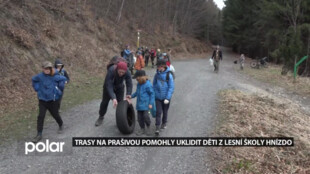 Okolí Prašivé vyčistily od odpadu po turistech děti z Lesní školy Hnízdo