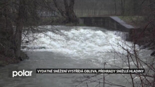 Po vydatném sněžení v Beskydech a Jeseníkách přijde obleva, vodohospodáři už upouštějí přehrady