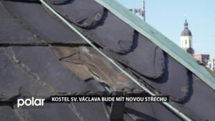 Kostel sv. Václava v Opavě bude mít novou střechu, protože je památkově chráněný lešení má zvláštní kotvení