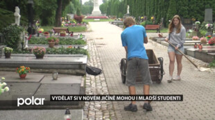 Vydělat si v Novém Jičíně mohou i mladší studenti, pracují na hřbitově