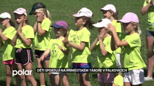Mladí atleti sportují na příměstském táboře v Palkovicích