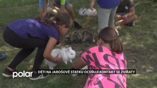 Na letních táborech Jarošova statku se přes léto vystřídá zhruba 130 dětí