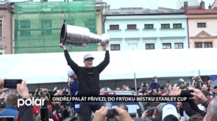 Hokejista Ondřej Palát přivezl do Frýdku-Místku slavný Stanleyův pohár