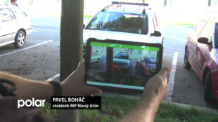 Řidiče bez zaplacení parkovného odhalí v Novém Jičíně nový systém