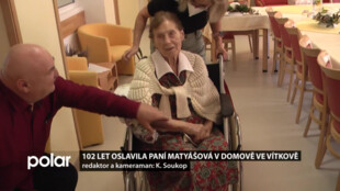 Nejstarší obyvatelka Vítkova, paní Matyášová, oslavila se svou rodinou úctyhodných 102 let