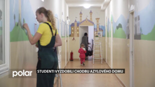 Studenti vyzdobili chodbu azylového domu