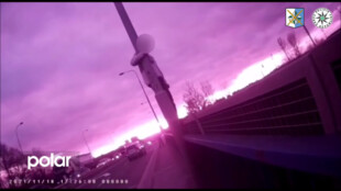 VIDEO: Ostravští policisté zachránili muže před skokem z mostu