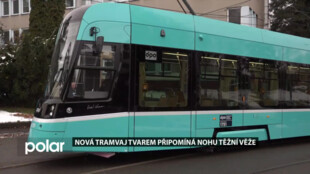 Od pondělního rána jezdí po Ostravě nejmodernější tramvaj. Tvarem připomíná těžní věž