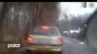 VIDEO: Řidič podezřelý z trestné činnosti se snažil ujet policejním hlídkám