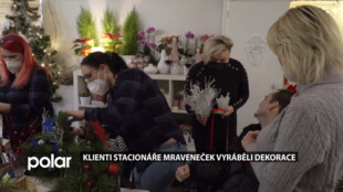 Floristka připravila vánoční  workshop  pro klienty stacionáře přímo v květinářství