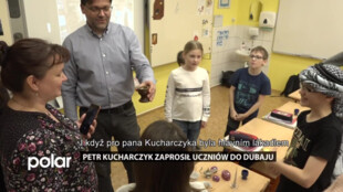 Petr Kucharczyk zaprosił uczniów do Dubaju