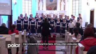 Žáci českotěšínských škol zpívali pro Ukrajinu