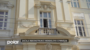 Kvůli rekonstrukci začnou studentům Mendelova  gymnázia prázdniny dřív