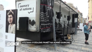 Na Masarykovo náměstí v Ostravě doputovala výstava Vysídlená paměť