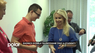 Radnice ocenila talentované žáky a studenty všech porubských škol