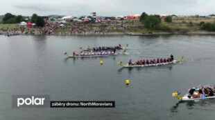 Závody dračích lodí na Slezské Hartě jsou největším sportovním podnikem v regionu