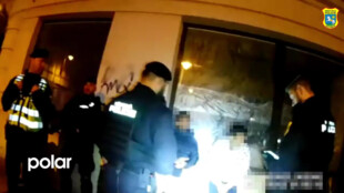 Strážníci a policisté si o víkendu posvítili na Stodolní ulici v Ostravě