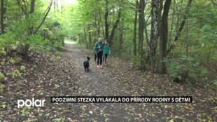 Podzimní stezka vylákala do přírodní rezervace Kotvice rodiny s dětmi