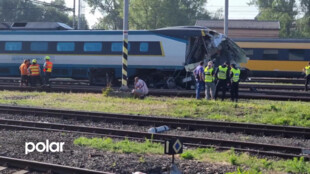 Strojvedoucí Pendolina, který zemřel po srážce soupravy s posunovací lokomotivou, byl podle policie pod vlivem alkoholu