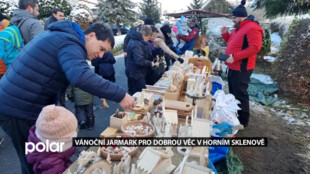 V Hukvaldech-Horním Sklenově si lidé už podesáté nenechali ujít Vánoční jarmark pro dobrou věc
