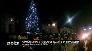 Vánoční strom v centru Těrlicka se rozsvítil za zpěvu koled